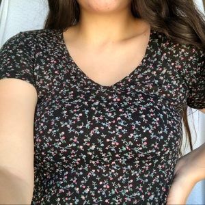 BLACK ROSE BUD TEE 💐